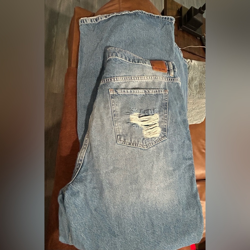 NWOT Free People women’s distressed flare leg jeans 33/33 buttonfly